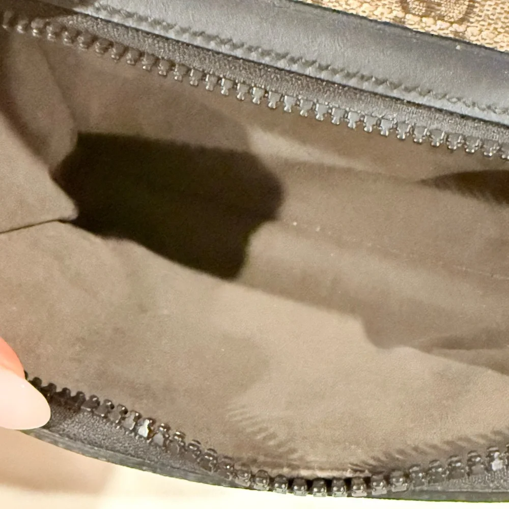 Gucci GG Supreme Small Backpack - Picture 11 of 16